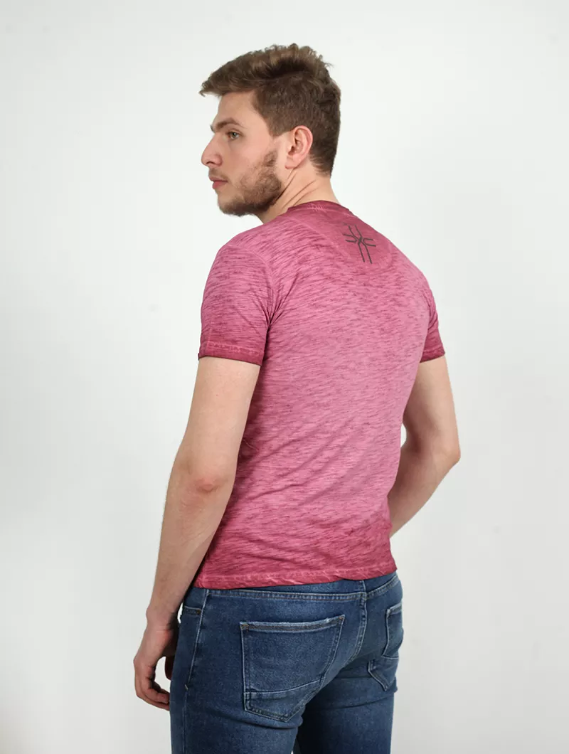 Tee shirt imprimé col v